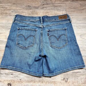 Levi’s Denim Shorts Size 28 (30” Waist) Mid Rise Blue Jean Shorts Classic Summer